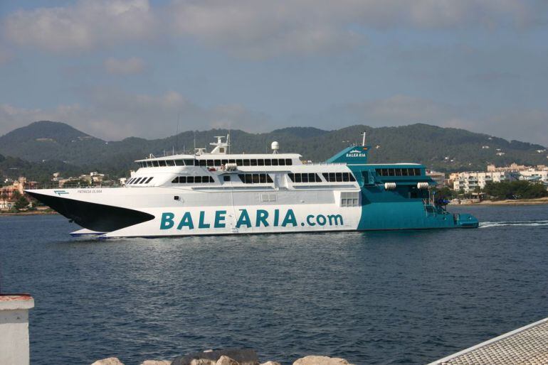 Imagen del catamarán Pinar del Río de Baleària