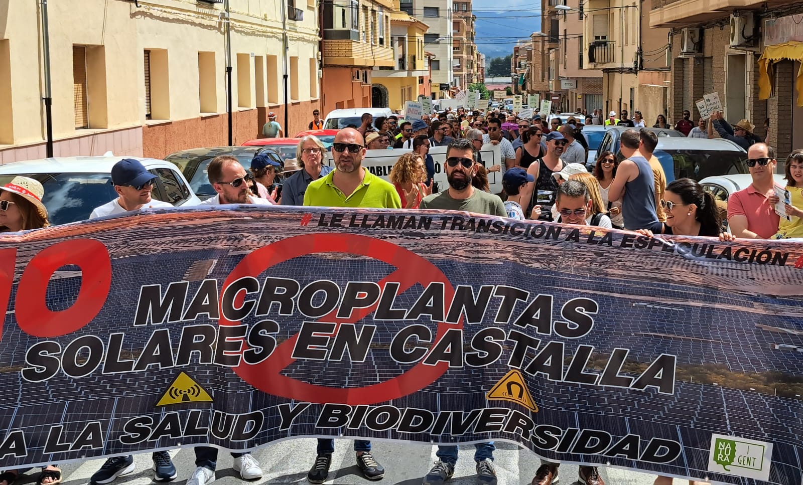 Manifestación en Castalla contra la instalación de macroplantas fotovoltaicas en el municipio Foto: Natura y Gent