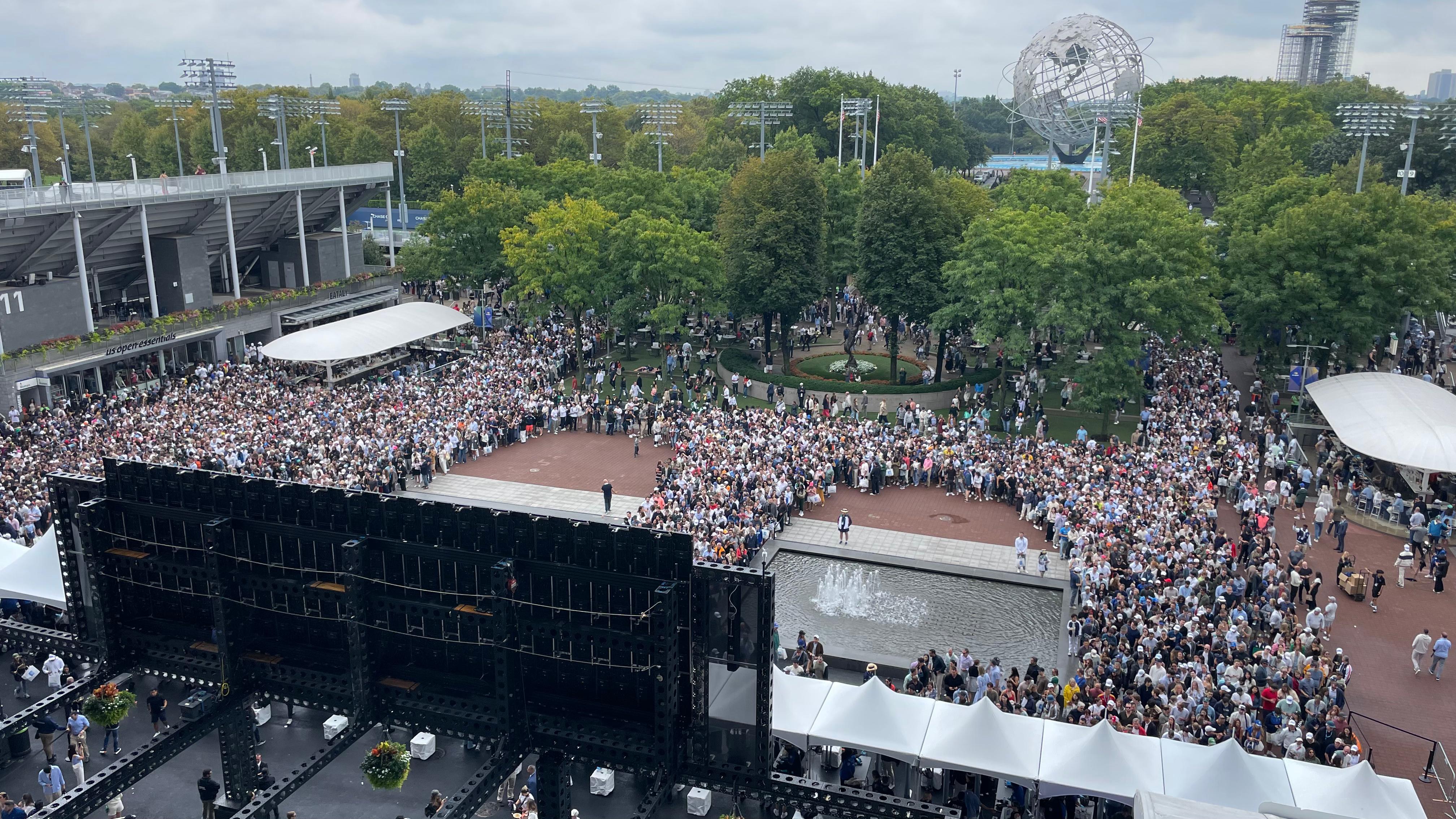 Los aledaños de la Arthur Ashe, colapsados a pocos minutos de la final del US .