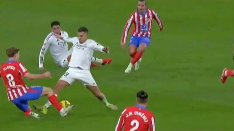 ¿Era penalti a Samu Lino? ¿Debió ser expulsado Ceballos? Iturralde González analiza la polémica del Real Madrid-Atlético