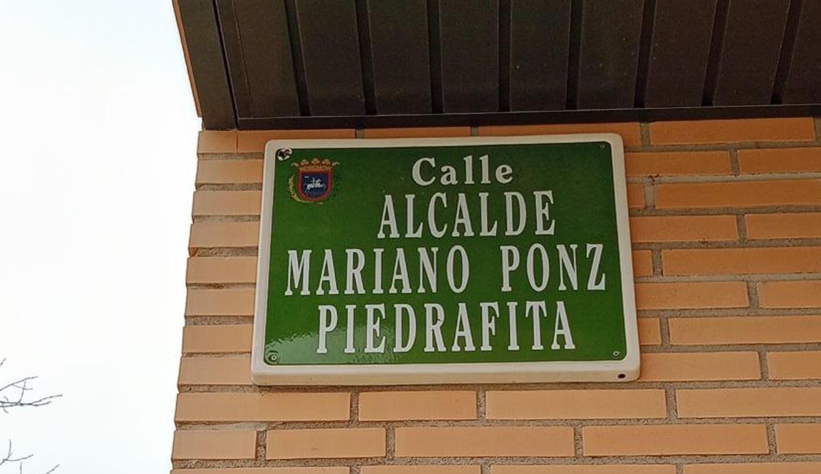 Placa de una calle en Huesca