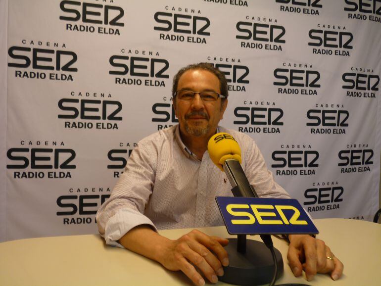 El teniente de alcalde de Sax visita Radio Elda Cadena SER 