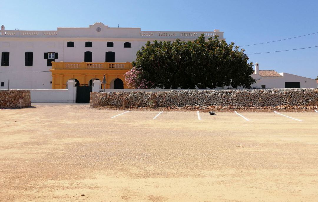 A l&#039;estiu ja es podran aparcar 40 vehicles.