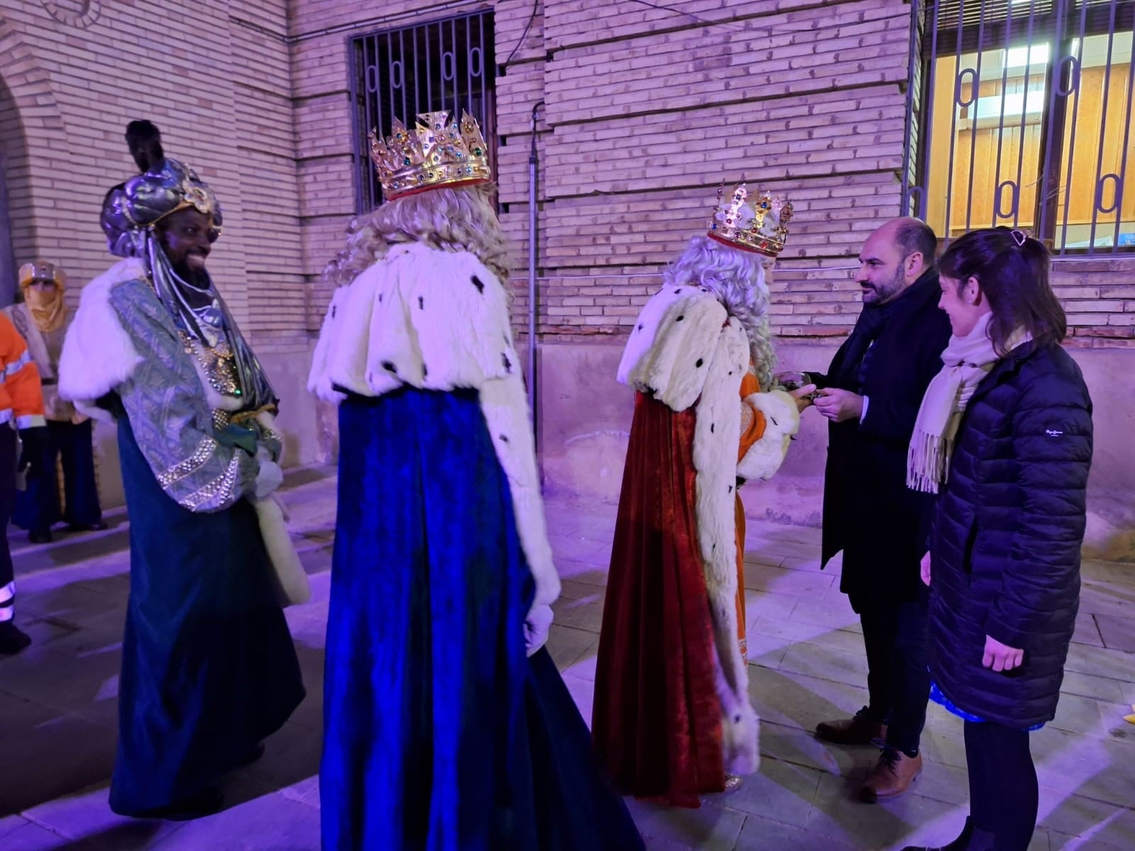 El alcalde Fernando Torres entregó las llaves de la ciudad a los Reyes Magos