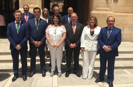 Foto de familia de los 10 diputados del PP.