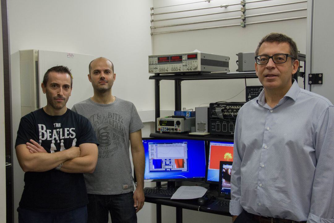 Investigadores de las nuevas nanoantenas