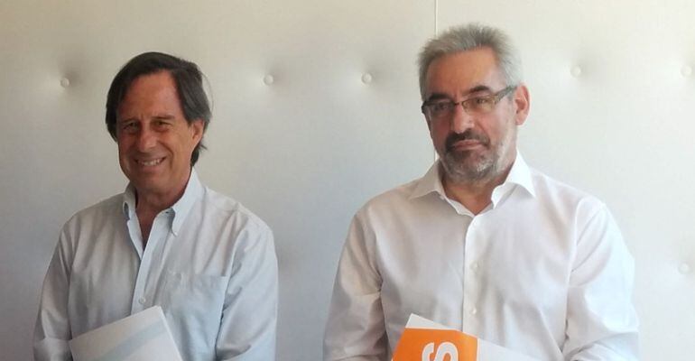 Ignacio García de Vinuesa y Horacio Rico, en la presentación del acuerdo de investidura de PP y C´s