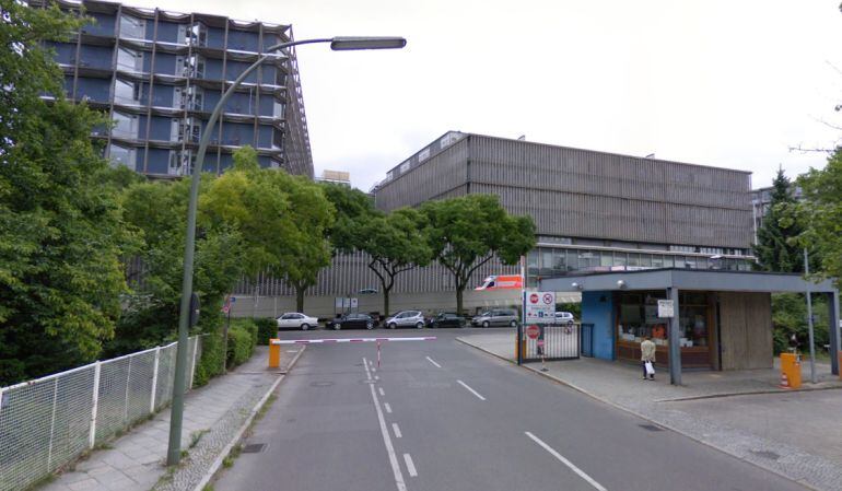 Entrada de la clínica Benjamin-Franklin, en el barrio berlinés de Steglitz.