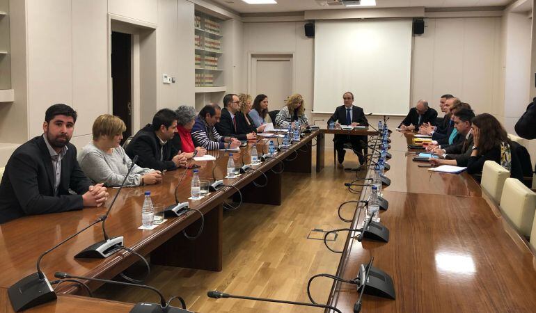 Los alcaldes han salido satisfechos &quot;pero con cautelas&quot; de la reunión con Fomento