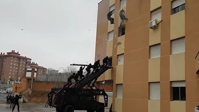 Cuartel del GEO, exhibición