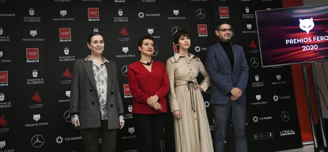 (I-D)  La consejera de Cultura, Turismo y Deportes, Marta Rivera; la presidenta de la AIC (Asociación de Informadores Cinematográficos de España), María Guerra; la actriz Greta Fernández y el alcalde de Alcobendas, Rafael Sánchez Acera