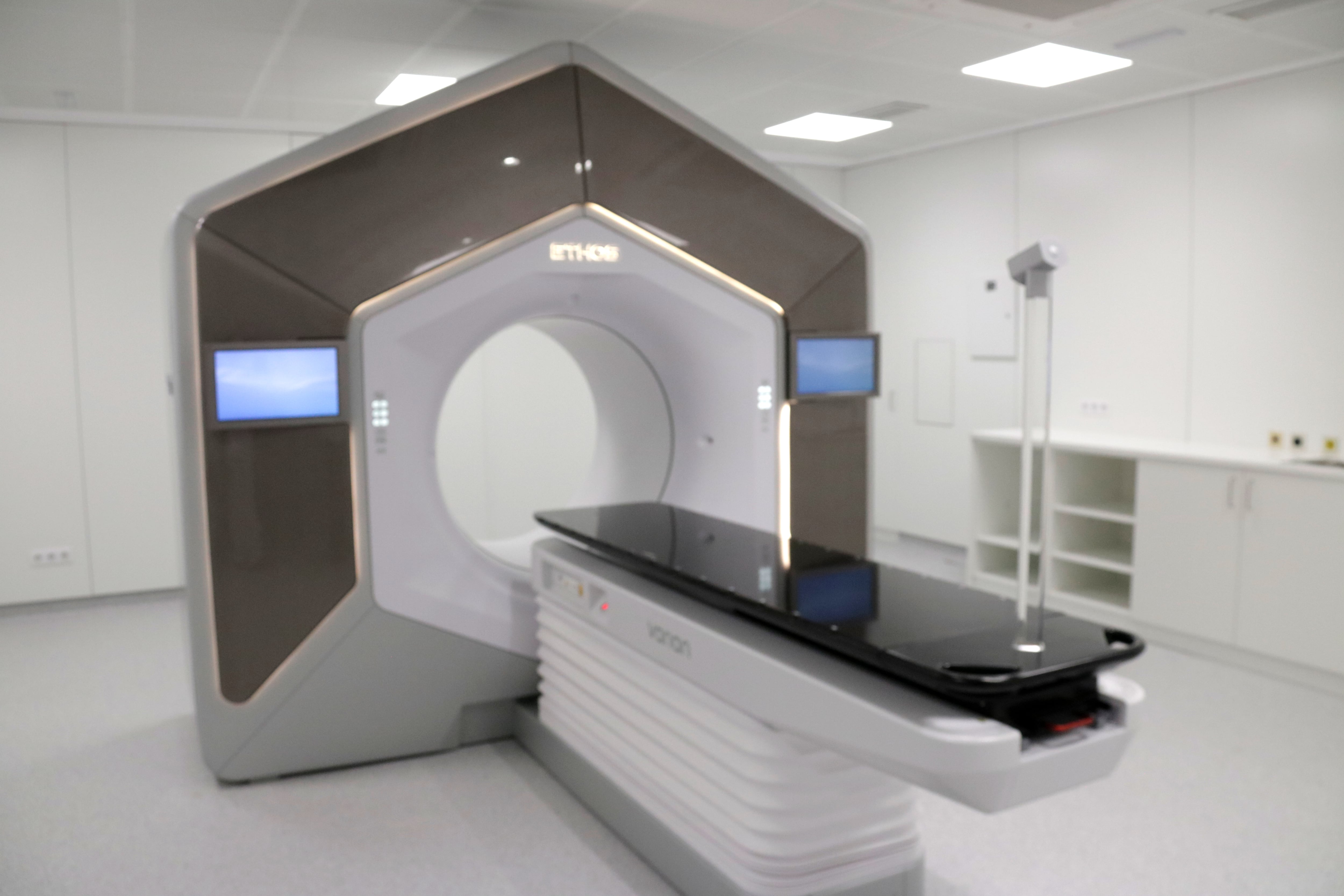 El nou accelerador de radioteràpia Ethos que s&#039;ha inaugurat a l&#039;ICO