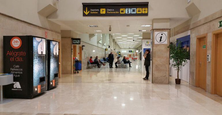 Interior del aeropuerto Granada-Jaén.