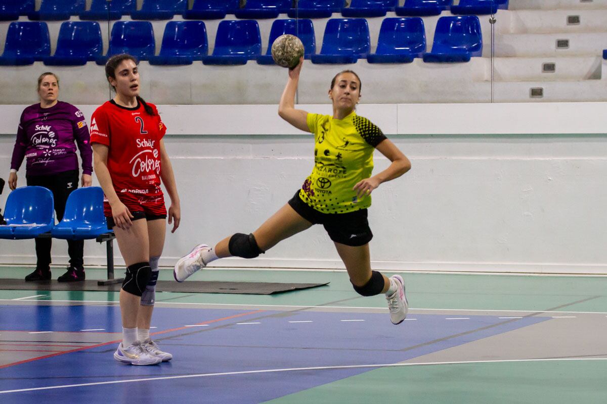 Lanzamiento del El Lanzarote Puerto del Carmen frente al Schar Colores Zaragoza.