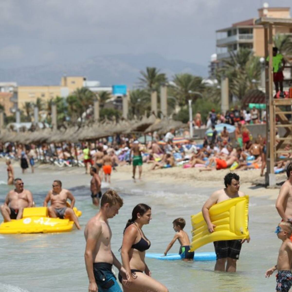 El Govern lanza un seguro covid gratuito para turistas