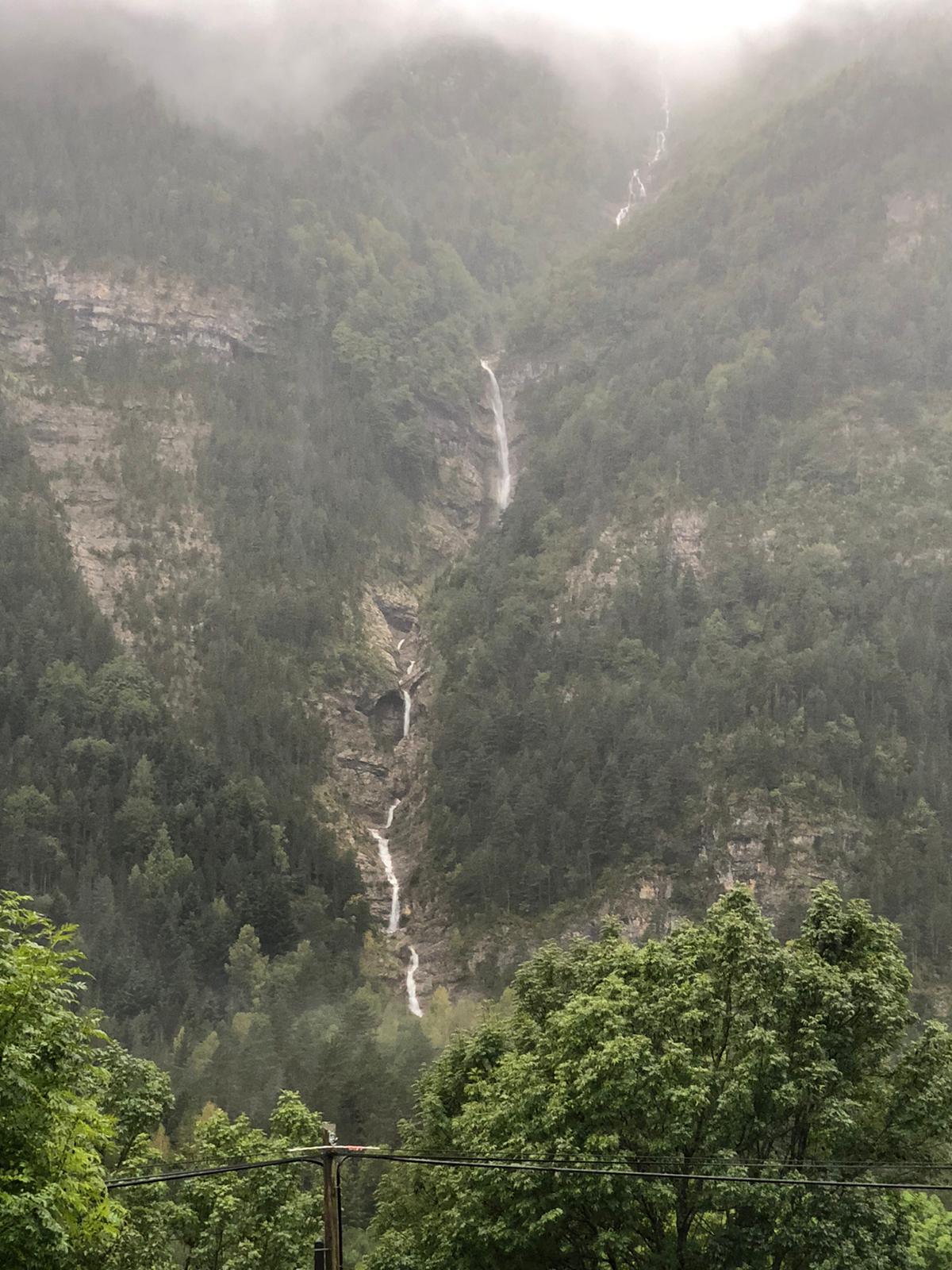 Cascada en el valle de Pineta en Bielsa, este sábado MIGUEL NOGUERO