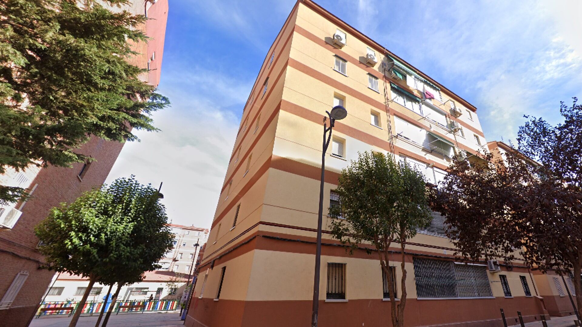 Un edificio rehabilitado en el barrio de Las Margaritas en Getafe