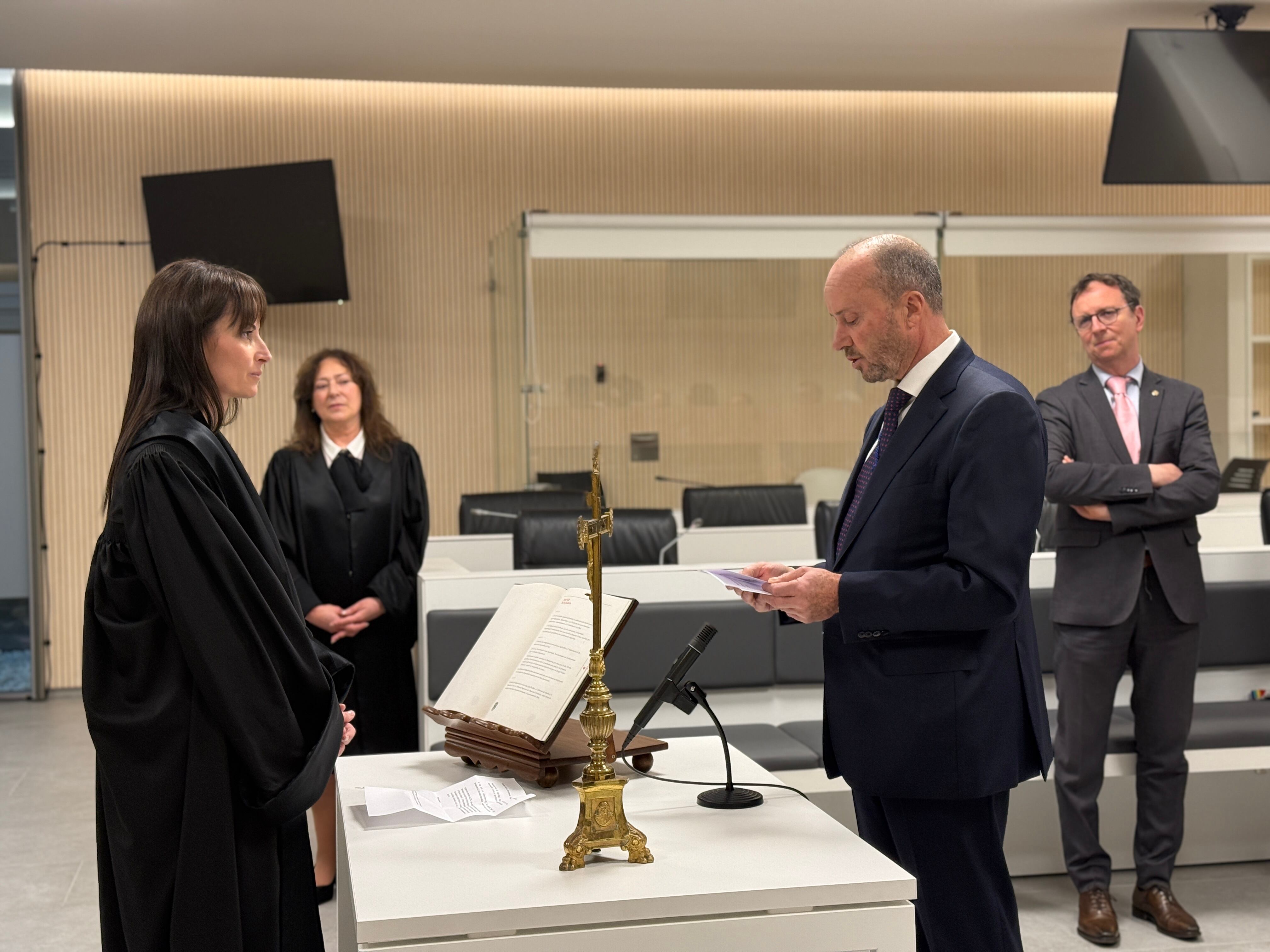 Immaculada Rodríguez, jura el càrrec de magistrada a temps parcial, just després que ho fes Núria Garcia