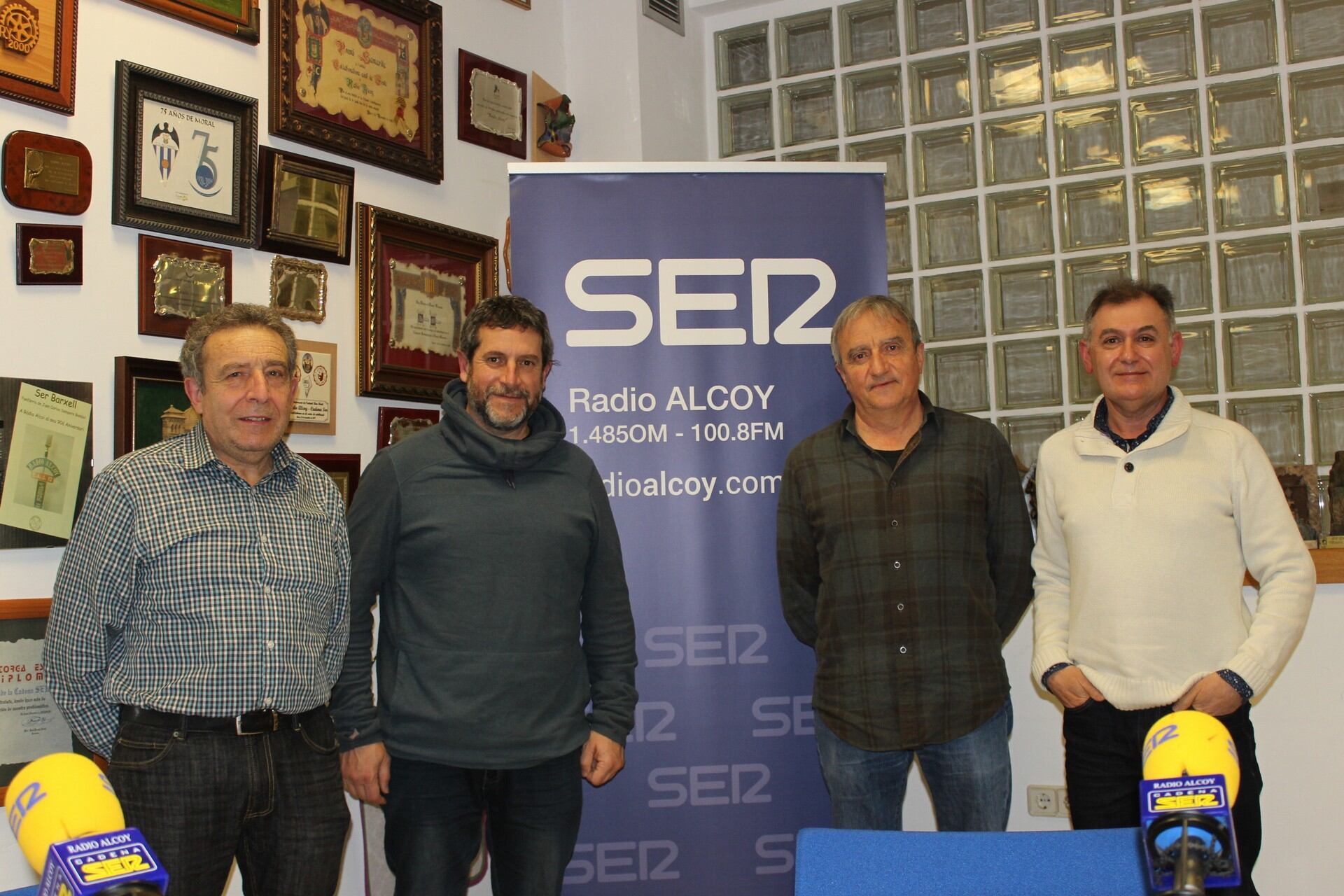 Emilio Espinosa, president de La Cordeta; Francisco Adrián, president de La Degollà; Enrique Belenguer, president de Barxell i Santi Pons, tresorer de Rebuig.