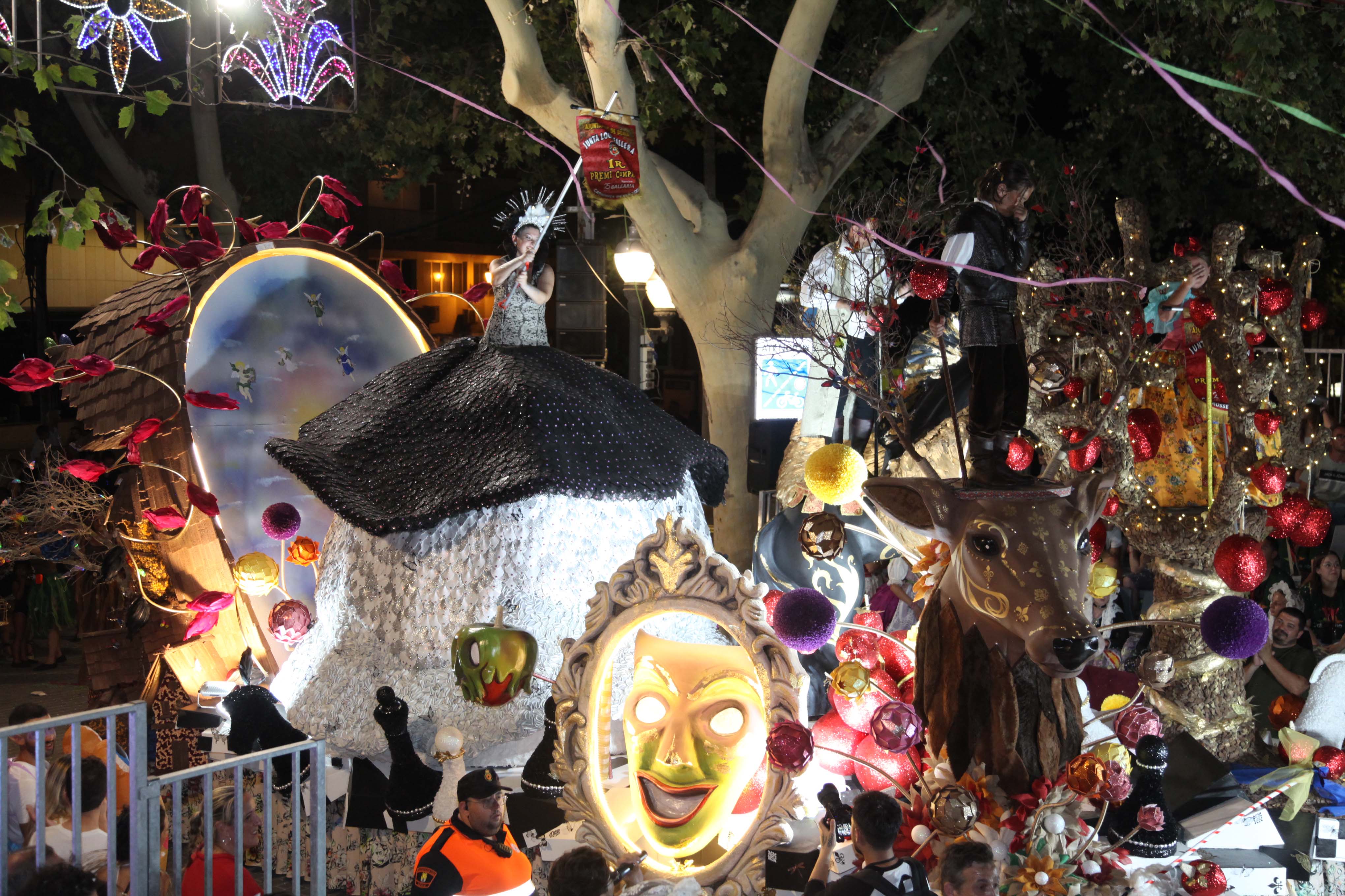 Falla Baix la Mar, tercer premio de Carrozas 2023.