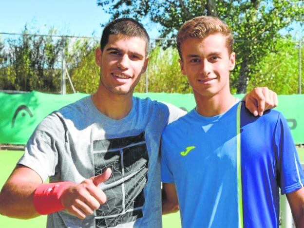 Ricardo Segado junto a Carlos Alcaraz, en una foto compartida en redes