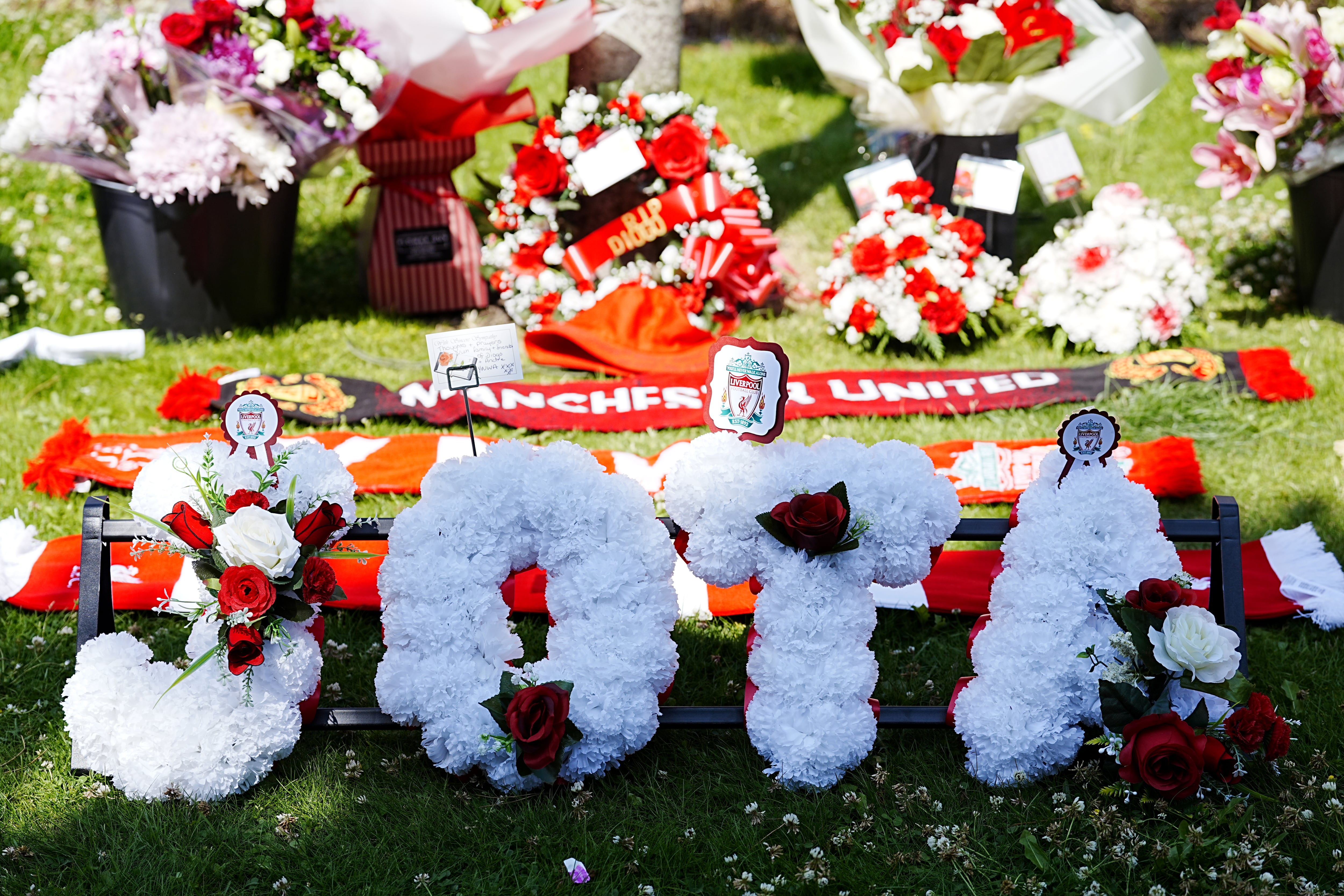 Homenajes en Anfield, estadio del Liverpool, en memoria de Diogo Jota, fallecido a los 28 años. Jueves 3 de julio de 2025. (Foto: Peter Byrne/PA Images vía Getty Images)