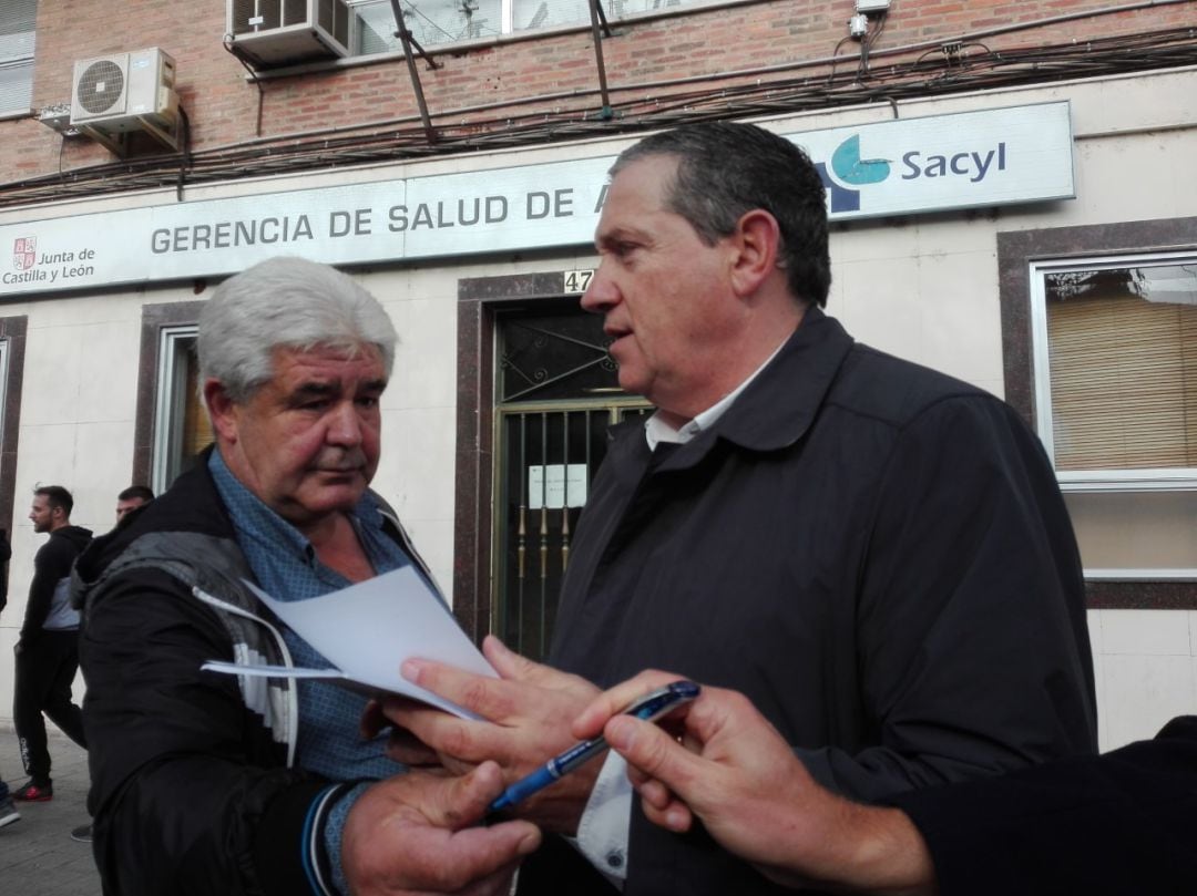 El alcade de Trabazos y diputado provincial, javier Faúndez