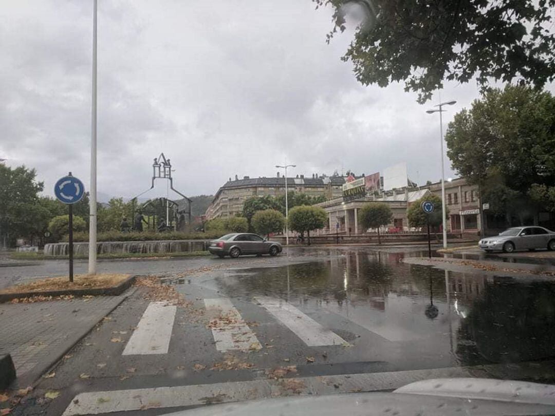 Estado del paso de peatones frente los juzgados de Ponferrada. 