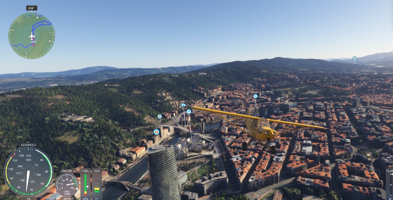 Sobrevolamos Bilbao en el Microsoft Flight Simulator 2024.