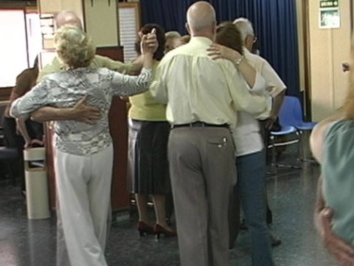 Bailoterapia e Informática para los mayores de Paracuellos