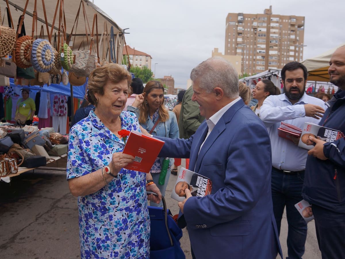 José Vélez se compromete en Cartagena a poner el Hospital del Rosell a pleno funcionamiento