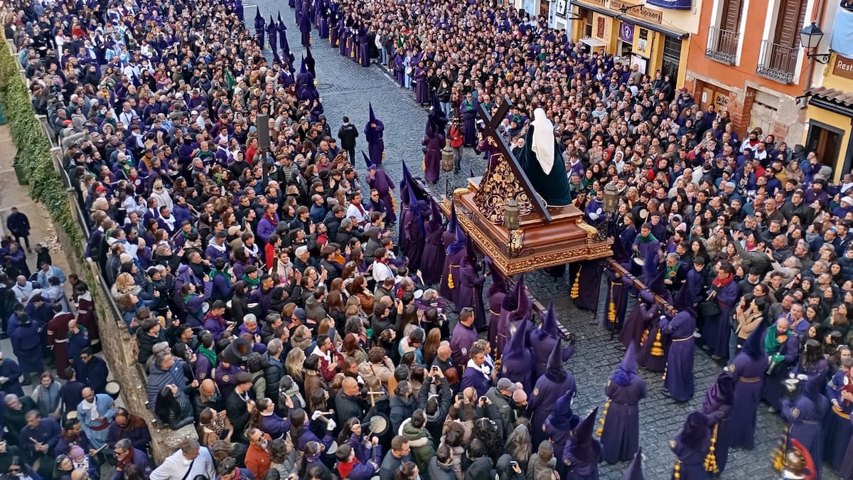 La procesión 'Camino del Calvario' de Cuenca bate récord con una masiva participación de turbos, nazarenos y público