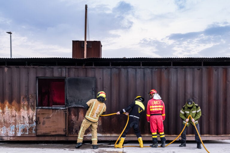 Trabajo fotográfico de Berna Sanchís, bomberos del Consorcio Provincial de Alicante