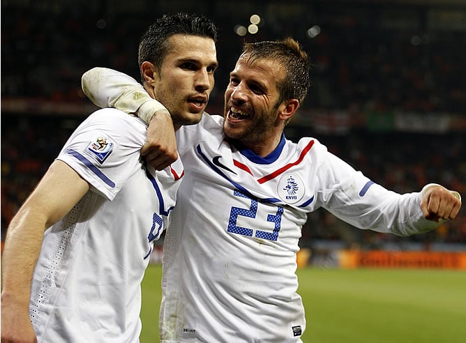 Van der Vaart y Van Persie celebrando un gol