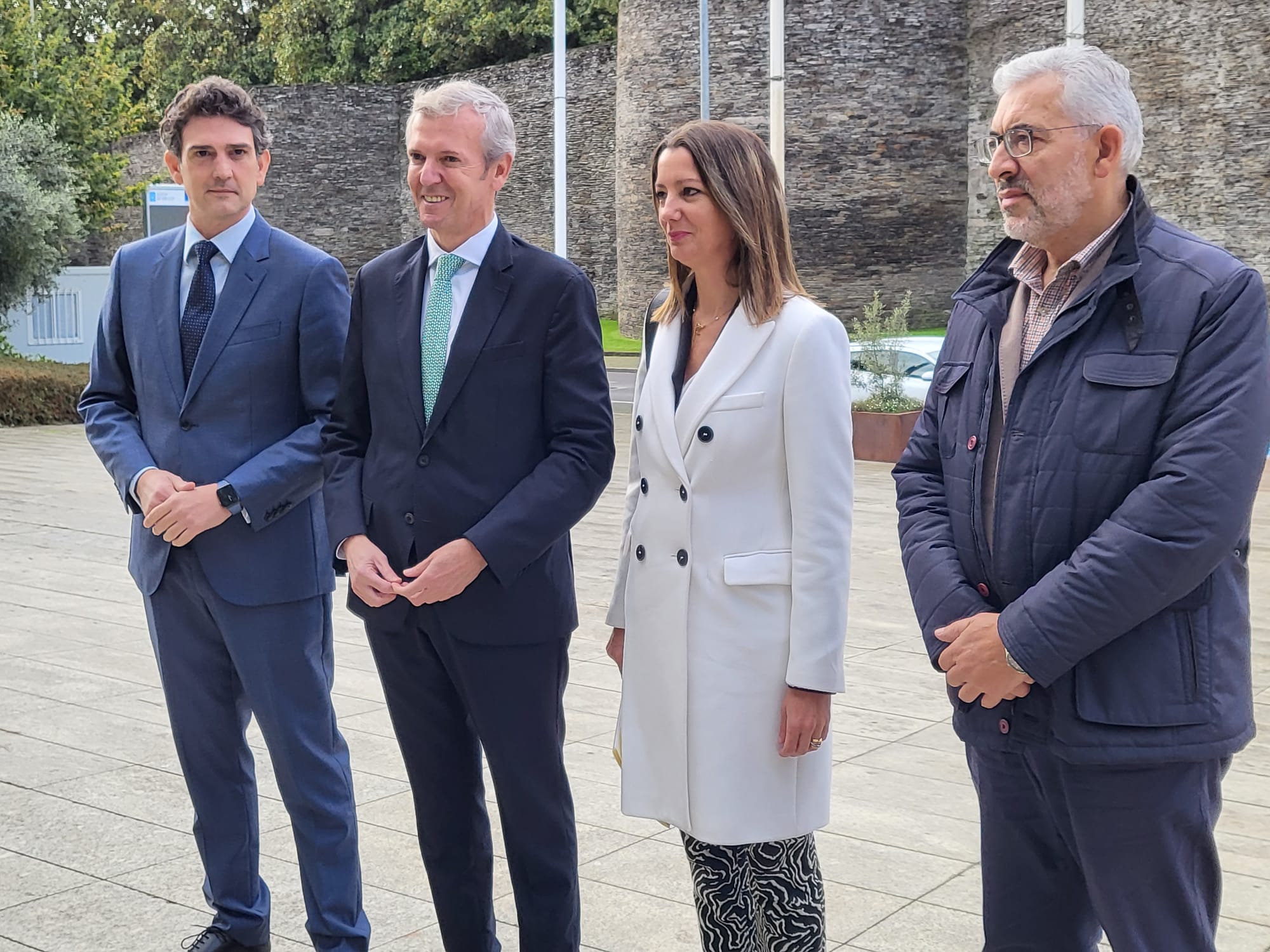 De Izquierda a derecha: Javier Arias, Delegado Territorial de la Xunta de Galicia. Alfonso Rueda, Presidente de la Xunta de Galicia. Lara Méndez, alcaldesa de Lugo. Miguel Fernández, concejal de Medio Rural.