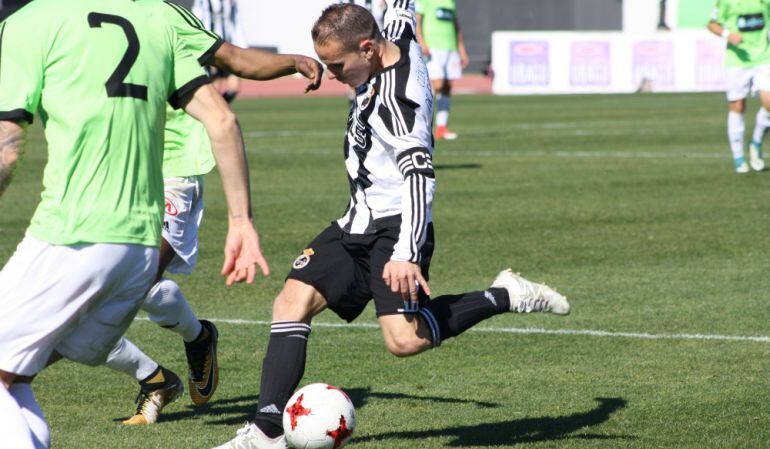 Juampe durante el duelo ante el Recreativo.