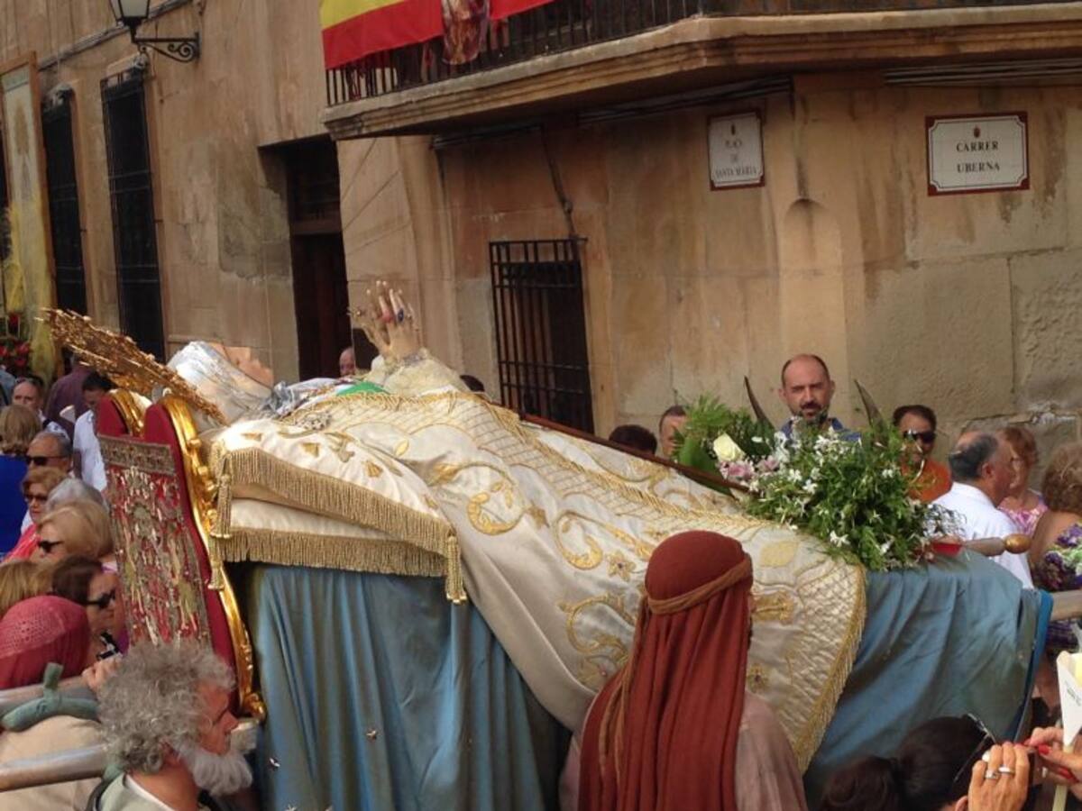 Elche despide las fiestas con la procesión y La Festa