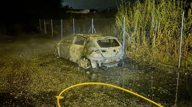 El tercer coche quemado horas después