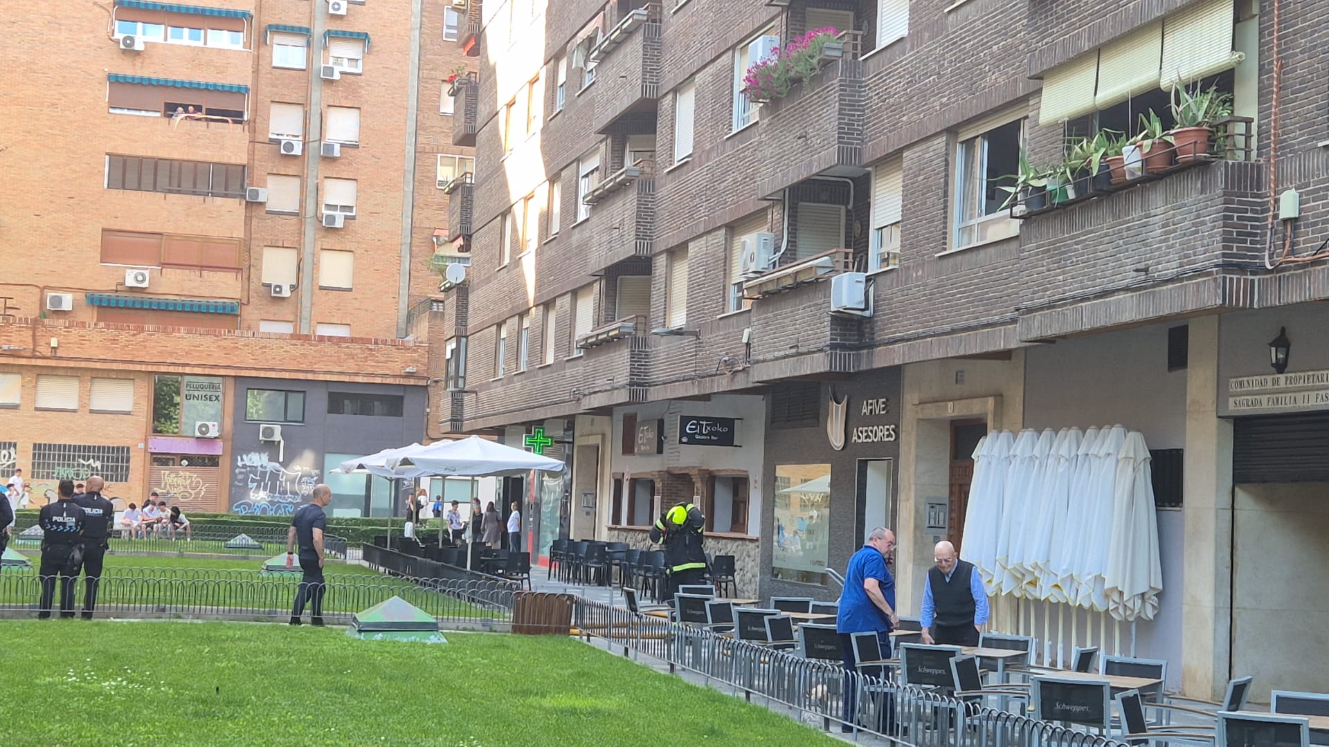 Incendio en un bloque de viviendas en la calle Velázquez en Talavera de la Reina.