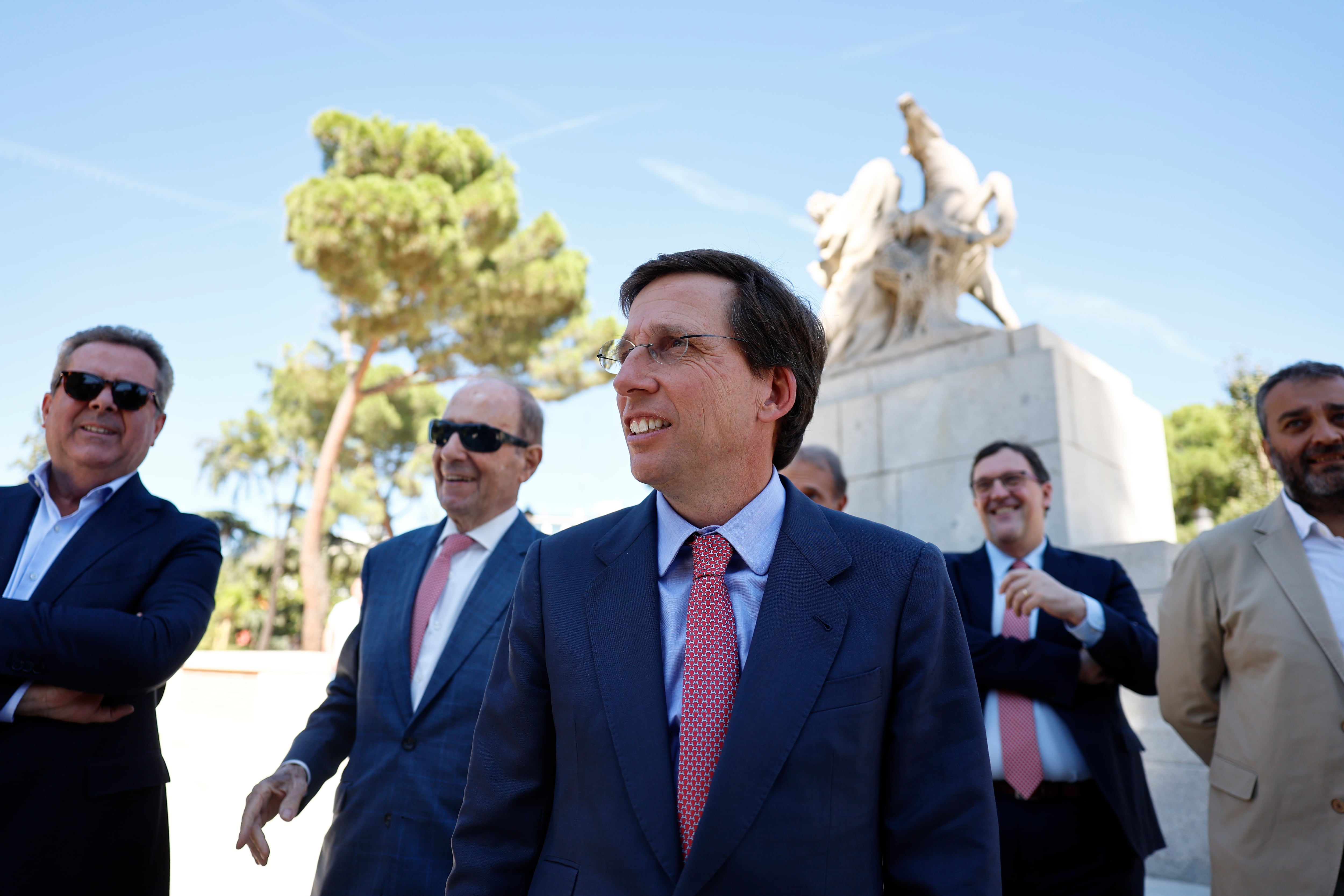 Almeida confirma que no habrá ceremonia de premios tras la suspensión de la última etapa de La Vuelta: "No parece una crónica de una competición deportiva"