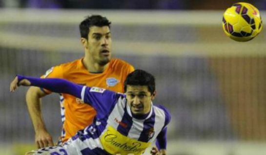 El vitoriano Manu García jugó como titular en el Nuevo Zorrilla.