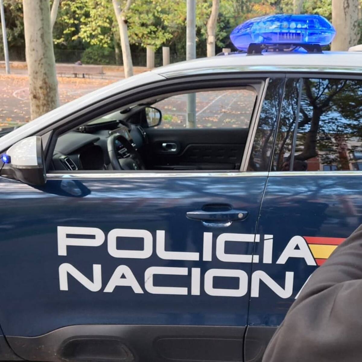 Detenidos tres jóvenes con casi 20 gramos de drogas y 700 euros en efectivo junto a una discoteca de Valladolid