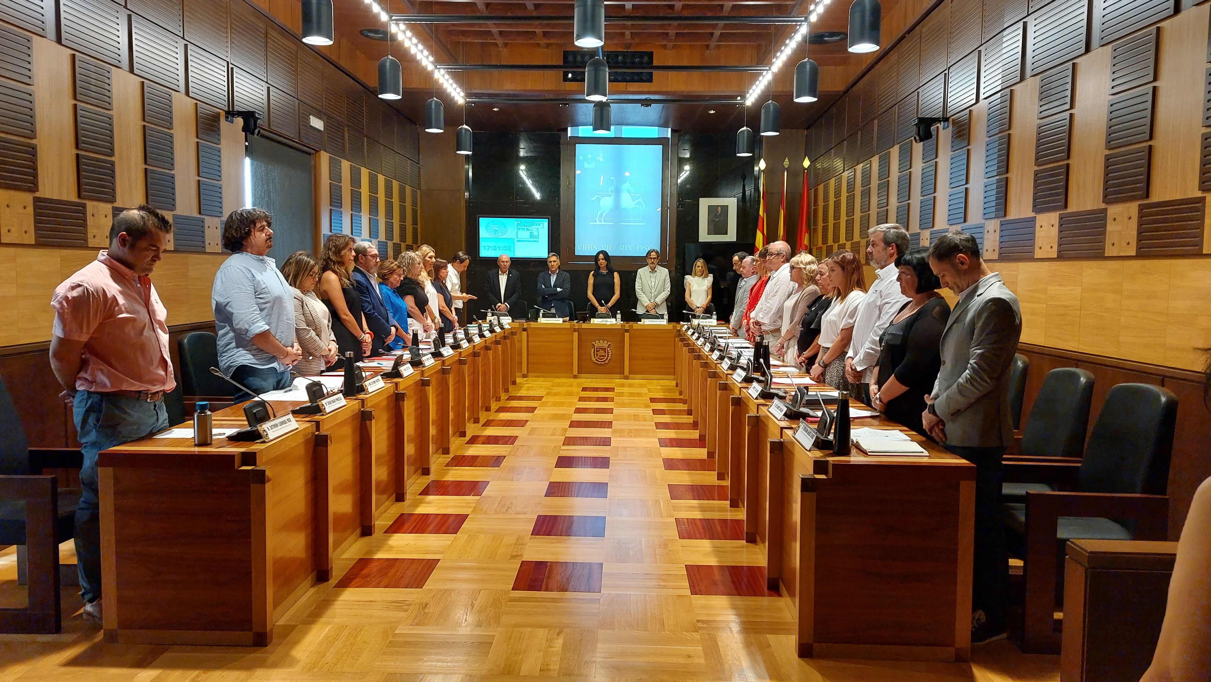 Los concejales han guardado un minuto de silencio por las víctimas de la violencia de genero