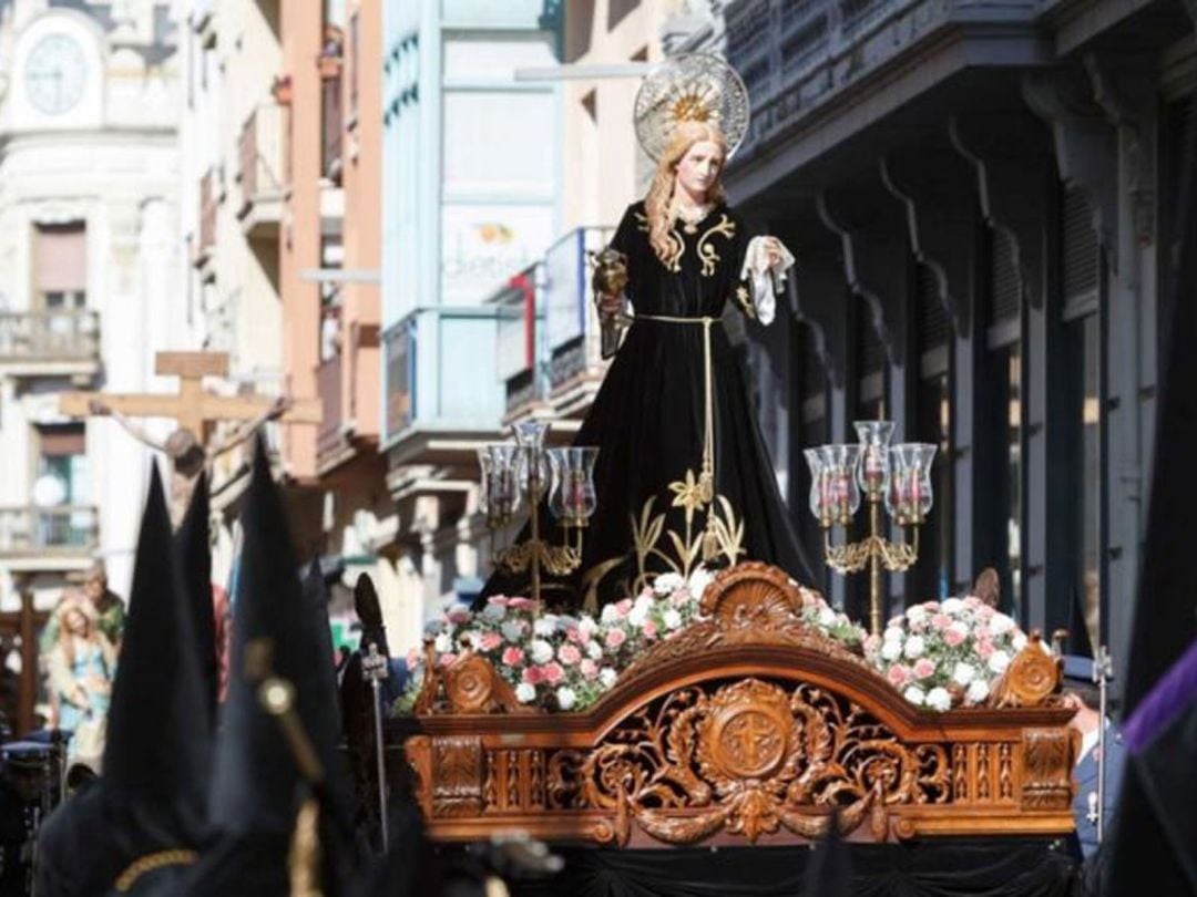 Desfile de la Real Cofradía del Santo Entierro