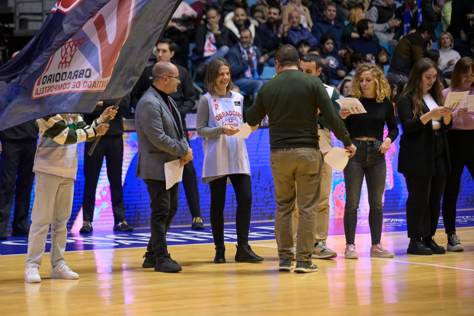 Algunas de las voces de Radio Galicia presentando el partido con Javier Masaguer