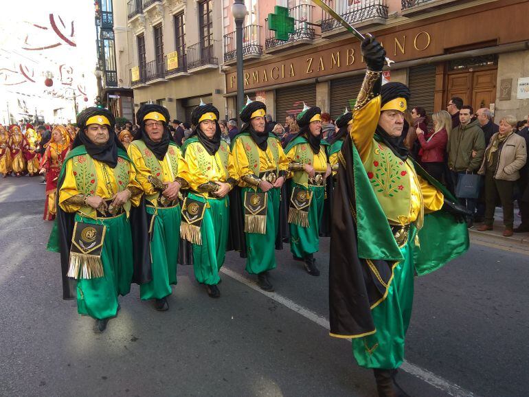 Desfile de Moros y Cristianos de Zújar, Cúllar y Benamaurel por la calle Reyes Católicos de Granada