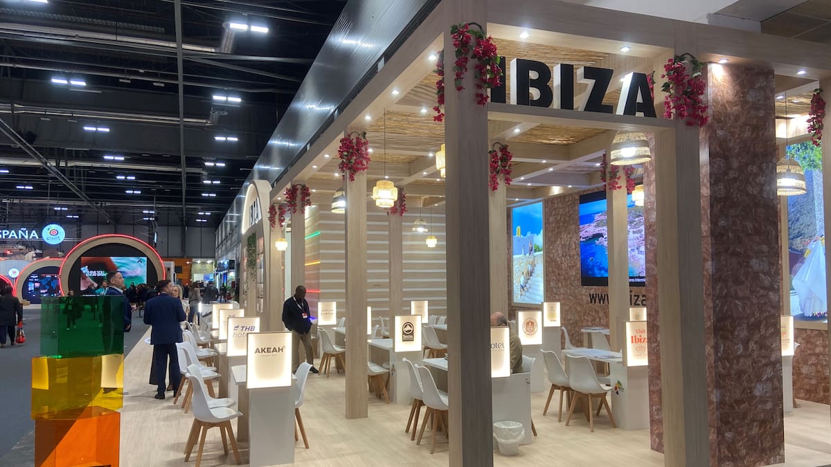 Los ayuntamientos ibicencos "venden" en Fitur 2026 "la cara menos conocida de la isla"