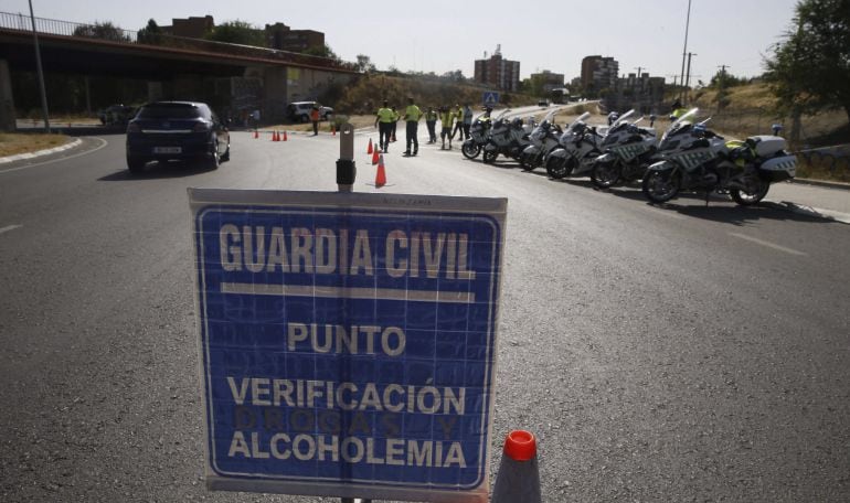 La Dirección General de Tráfico (DGT) ha presentado hoy una nueva campaña especial de control y vigilancia del consumo de drogas y alcohol para conductores.