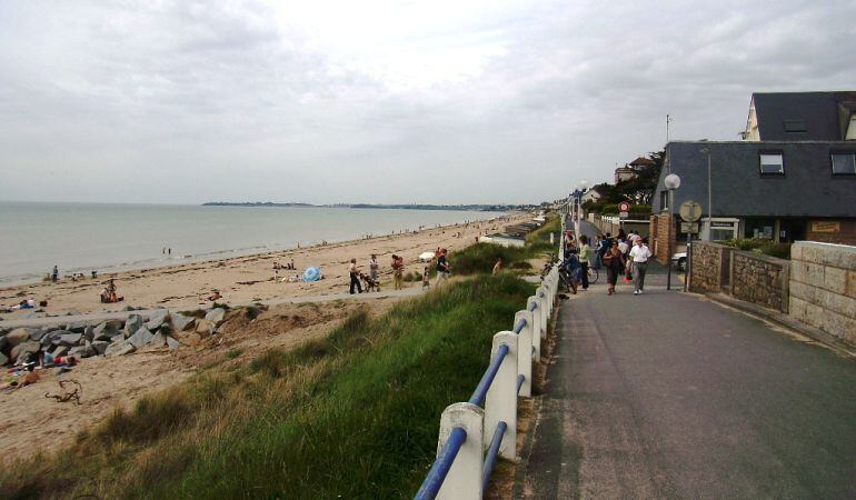 Imagen de la playa de Jullouville, en Normandía (Francia).