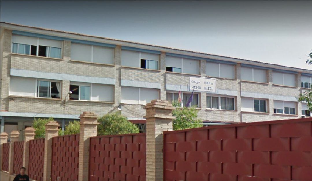 Imagen de la fachada del Colegio Jesús Baeza de Valdepeñas (Ciudad Real) 
